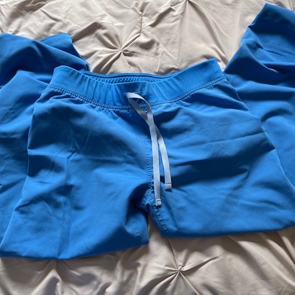 Figs scrub set RARE COLOR - Picture 3 of 5